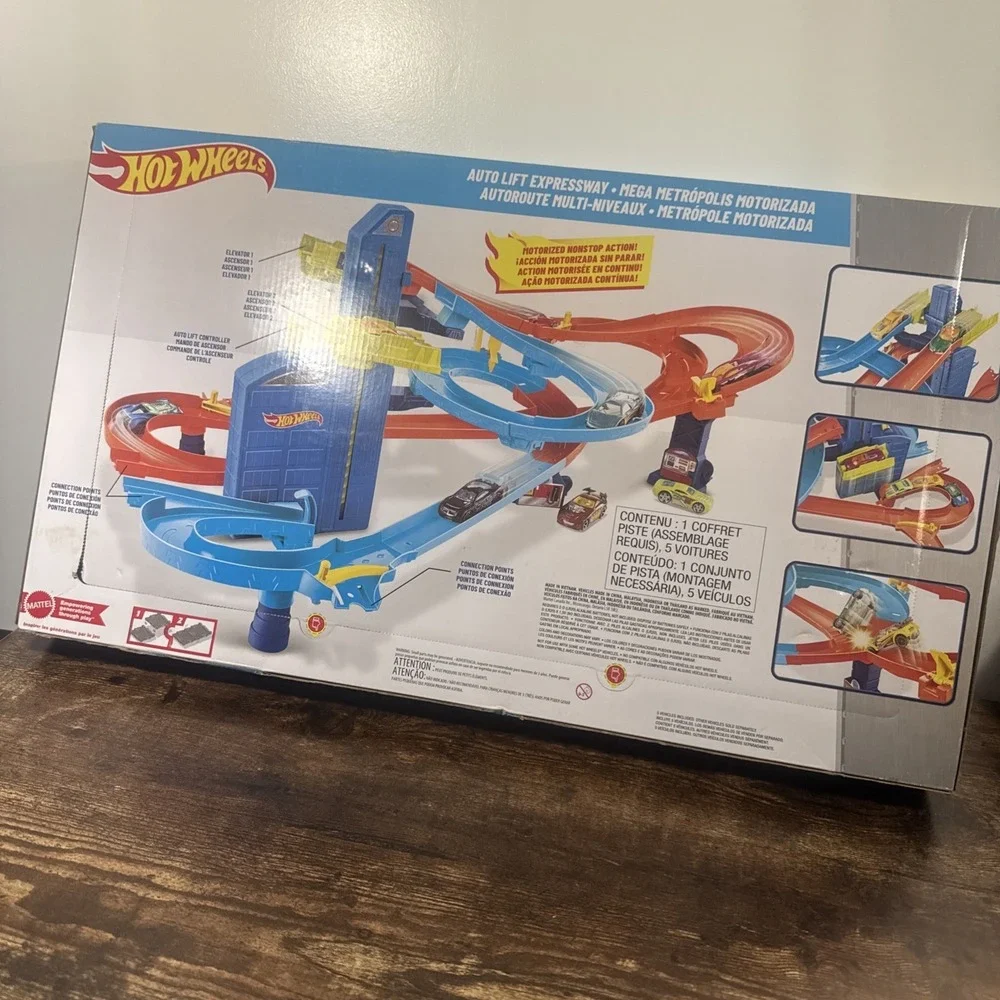 Hot Wheels Auto Lift Expressway Track and Toy Cars Playset City Motorized  1:64‎